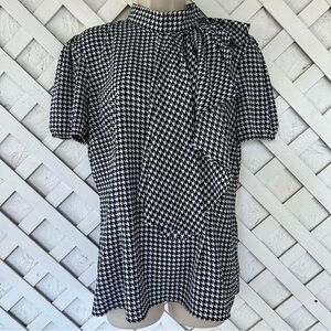 🔥 3 FOR $20🔥Sioni Houndstooth Blouse with Ruffled Detail